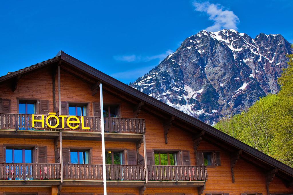 Hotel Aux Mille Etoiles Salvan Exteriér fotografie