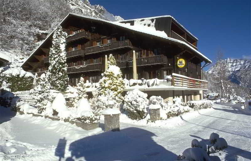 Hotel Aux Mille Etoiles Salvan Exteriér fotografie